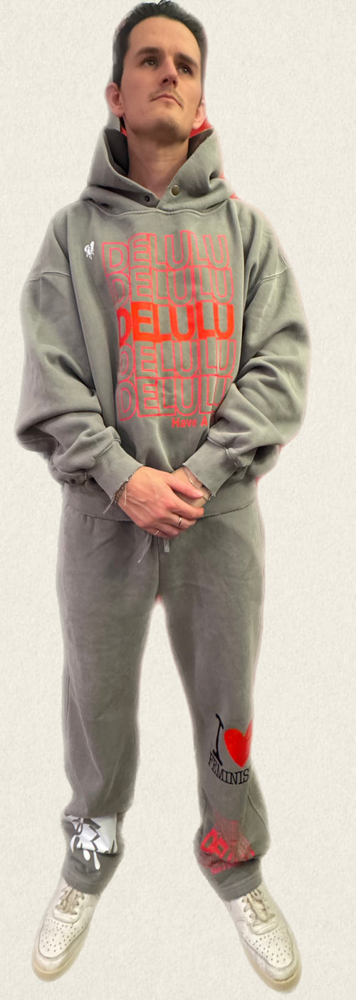 'DELULU 💔' FRAYED HOODIE (masc sizing)