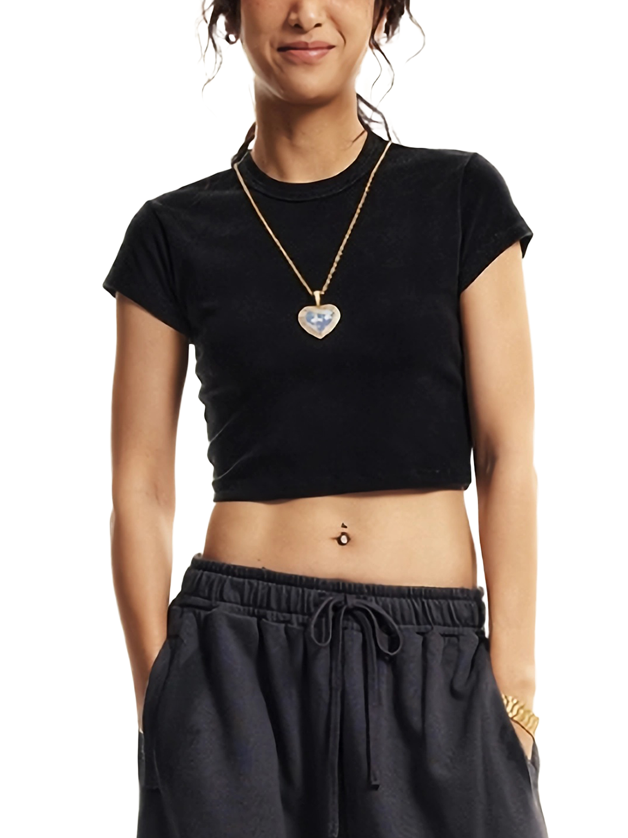 BLACK 'DELULU' BABY CROP TEE (fem sizing)
